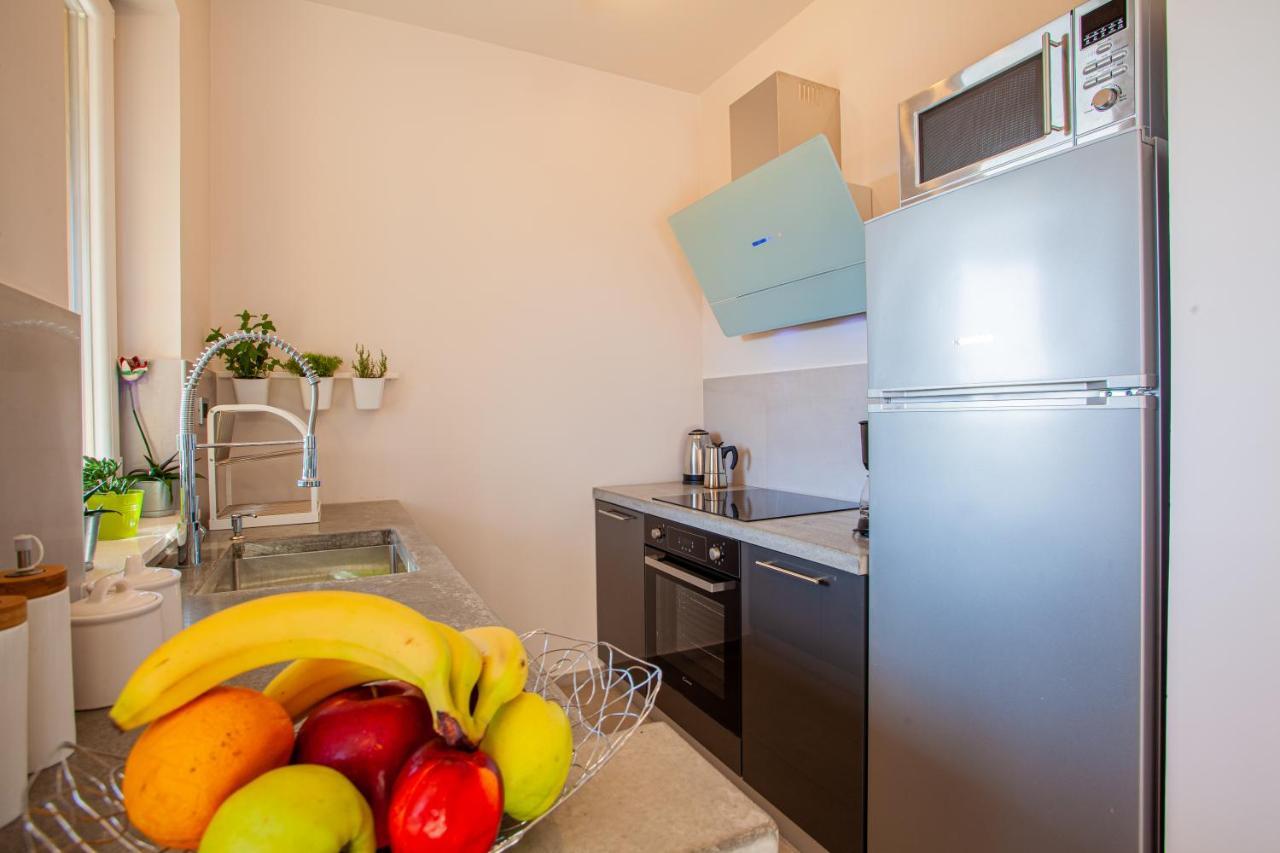 Apartment Leni Cres Luaran gambar