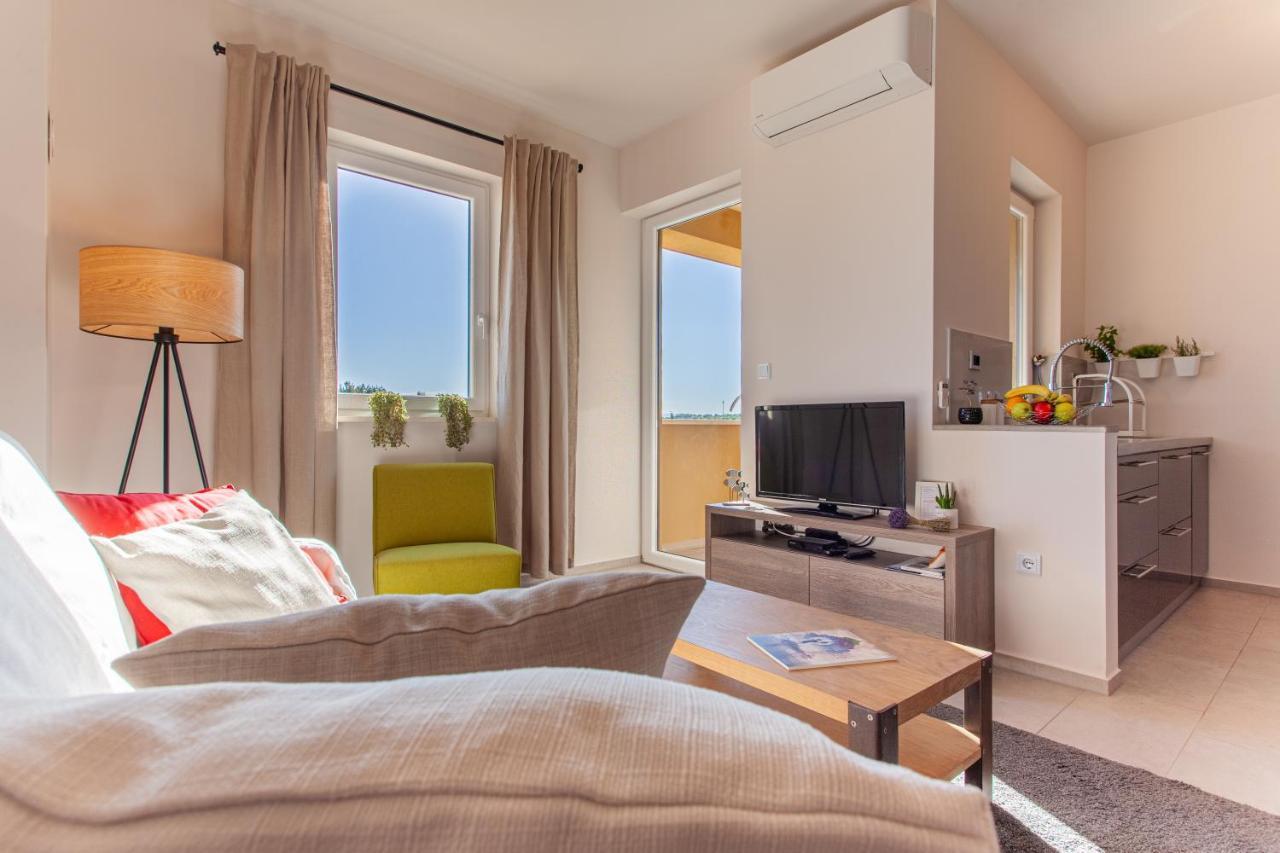 Apartment Leni Cres Luaran gambar