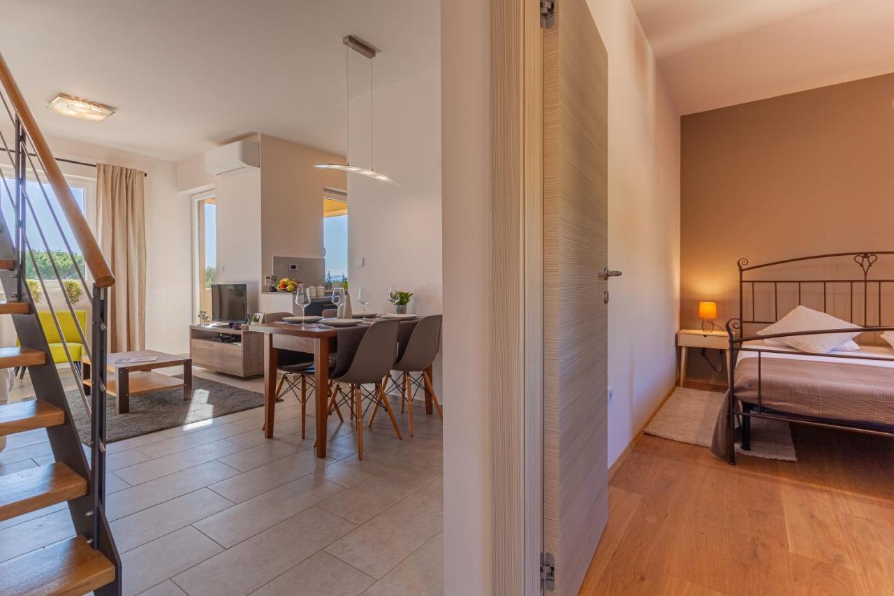 Apartment Leni Cres Luaran gambar