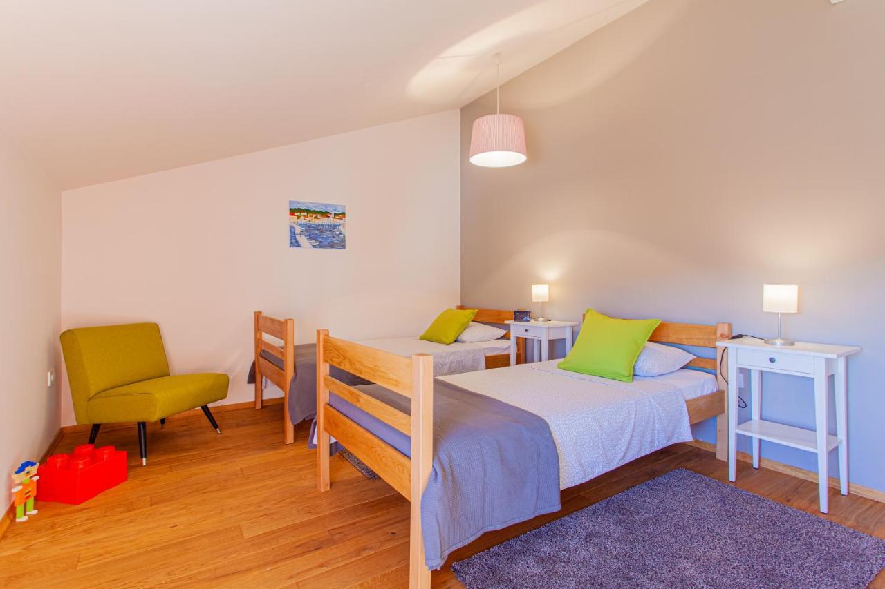Apartment Leni Cres Luaran gambar