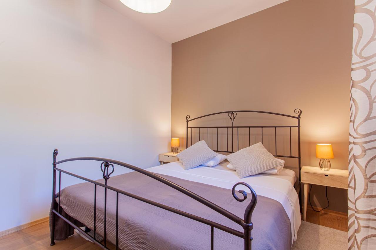 Apartment Leni Cres Luaran gambar