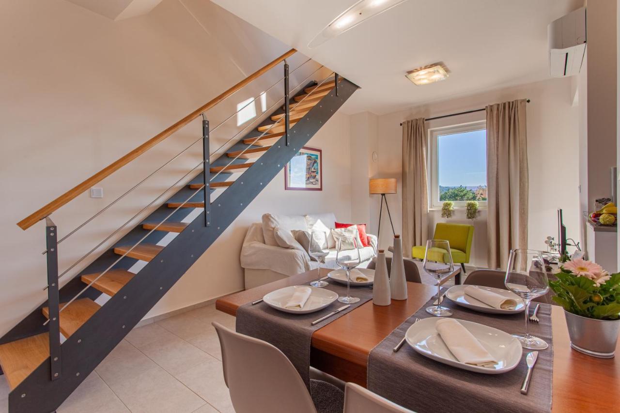 Apartment Leni Cres Luaran gambar