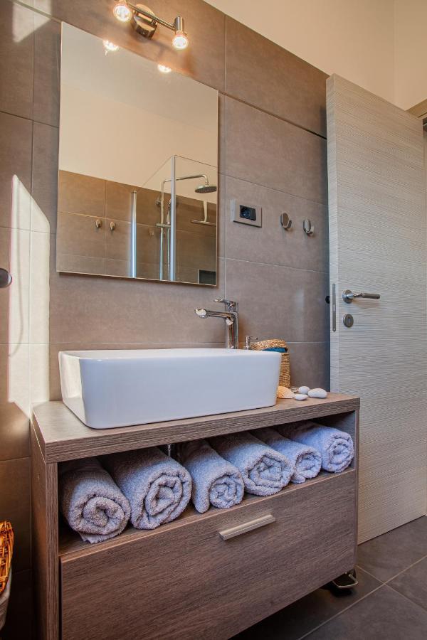 Apartment Leni Cres Luaran gambar