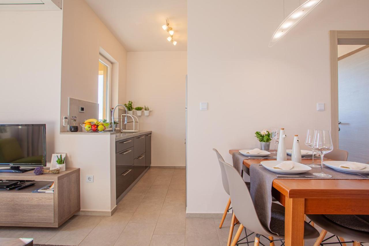 Apartment Leni Cres Luaran gambar