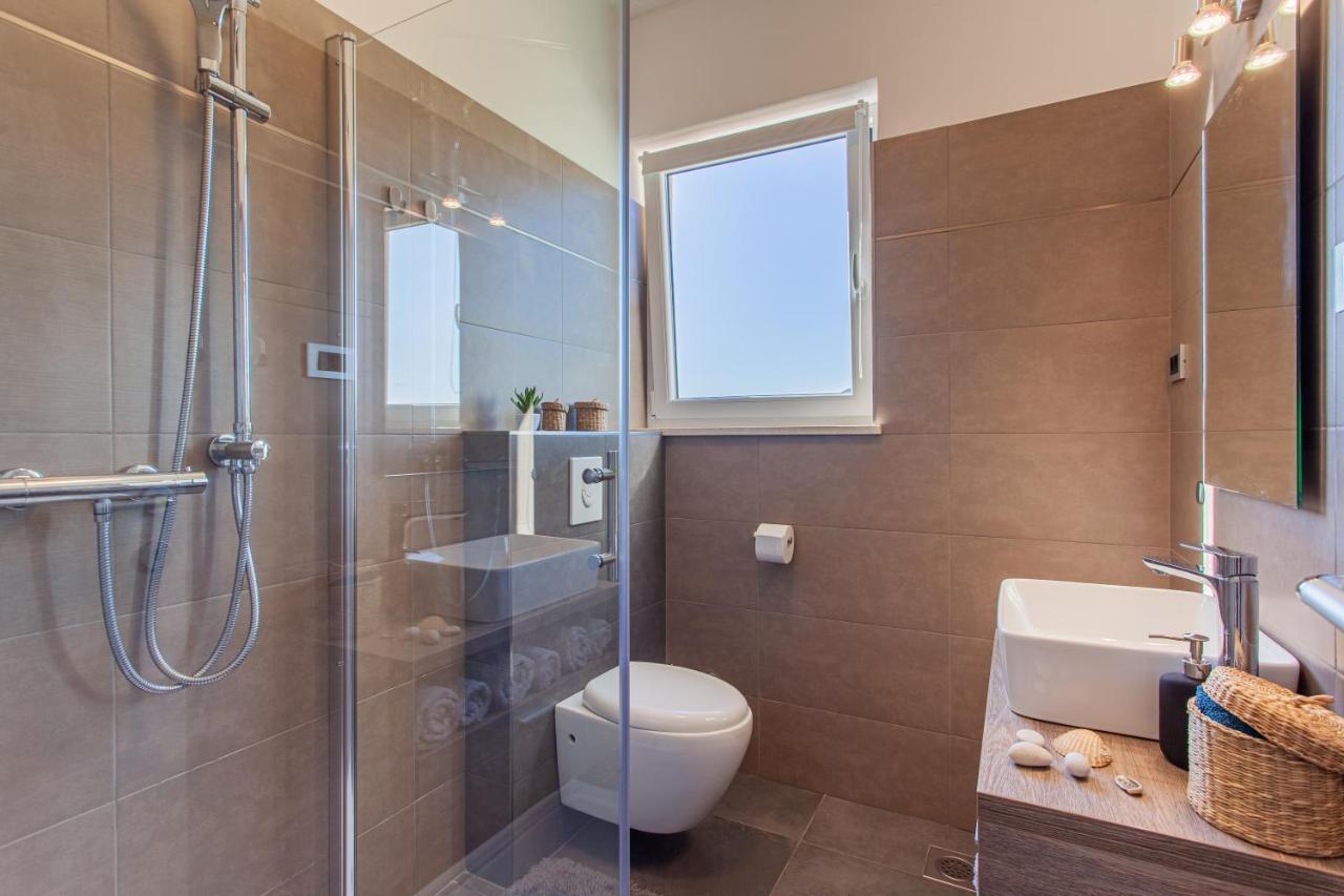 Apartment Leni Cres Luaran gambar